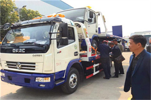 济南汽车道路救援拖车价格